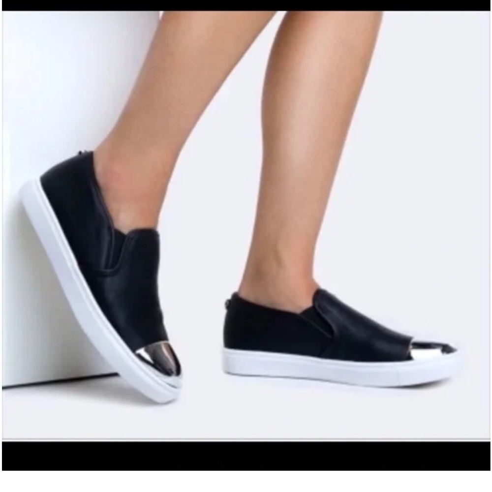 Steve Madden Eleete Sneakers size 9